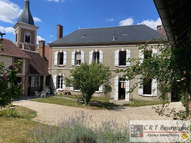 Vente Maison maison ancienne 8 pièces 208.88 m² Toucy 89130