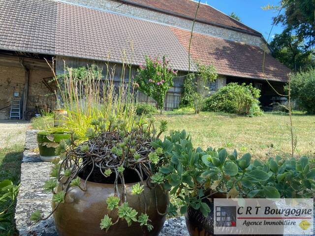 Vente Maison maison ancienne 8 pièces 208.88 m² Toucy 89130