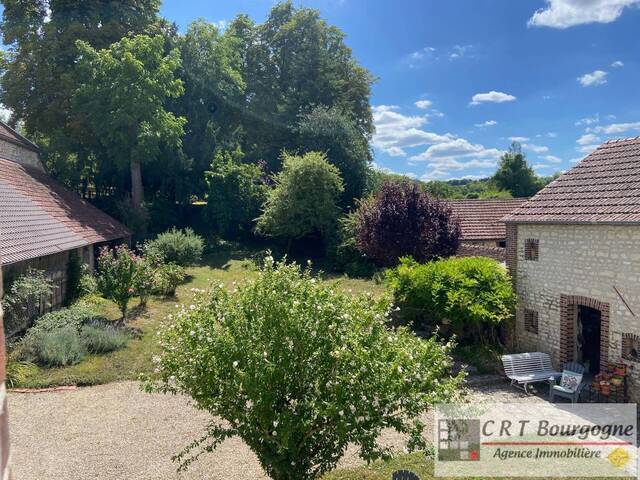 Vente Maison maison ancienne 8 pièces 208.88 m² Toucy 89130