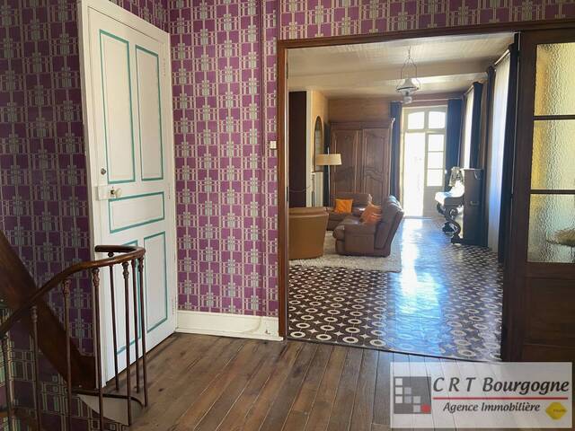 Vente Maison maison ancienne 8 pièces 208.88 m² Toucy 89130