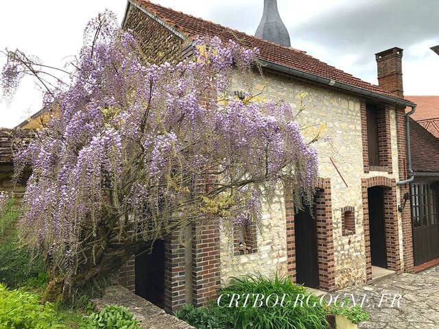 Vente Maison maison ancienne 8 pièces 208.88 m² Toucy 89130