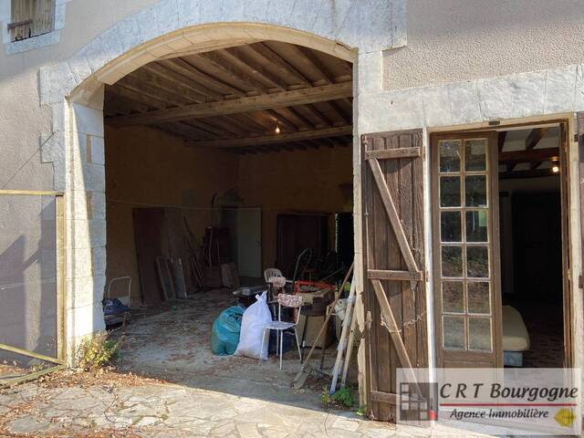 Bien vendu Maison corps de ferme 8 pièces 230 m² Saints en puisaye 89520