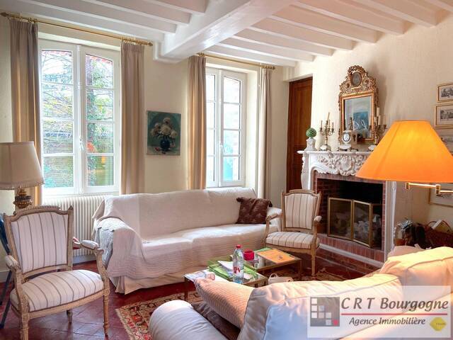 Bien vendu Maison maison ancienne 7 pièces 174 m² Saint-Aubin-Château-Neuf 89110