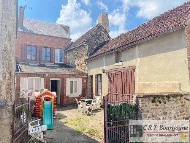 Bien vendu Maison maison de village 4 pièces 130 m² Saint-Sauveur-en-Puisaye 89520