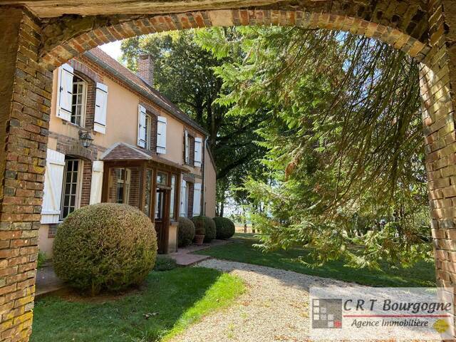 Vente Maison maison ancienne 6 pièces 158 m² Toucy 89130