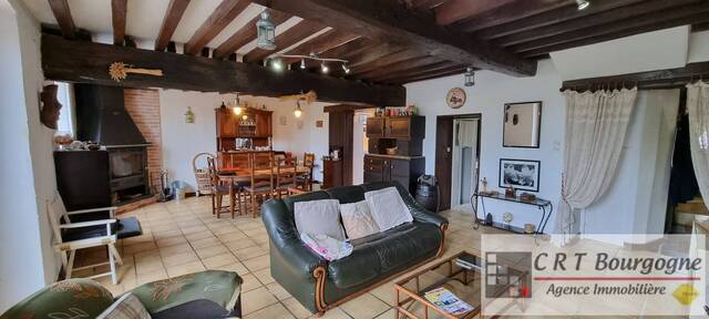 Vente Maison maison ancienne 7 pièces 139 m² Saints en puisaye 89520