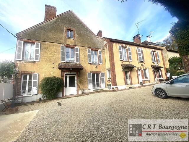 Vente Maison maison de village 7 pièces 250 m² Toucy 89130