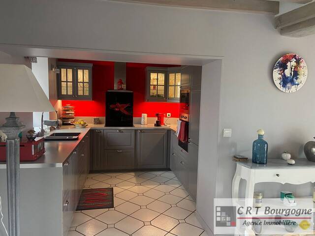 Vente Maison maison ancienne 9 pièces 177 m² Toucy 89130