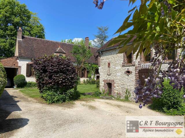 Vente Maison longère 9 pièces 250 m² Toucy 89130