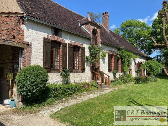 Vente Maison longère 9 pièces 250 m² Toucy 89130