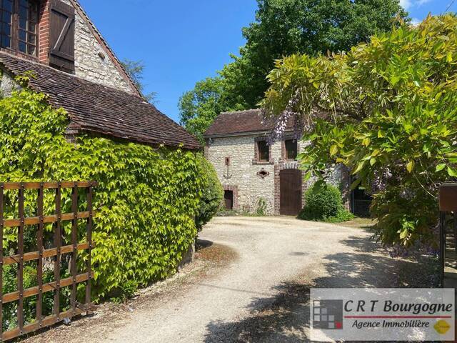 Vente Maison longère 9 pièces 250 m² Toucy 89130