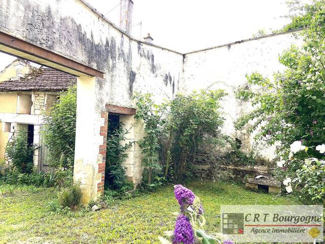 Vente Maison maison ancienne 7 pièces 215 m² Ouanne 89560