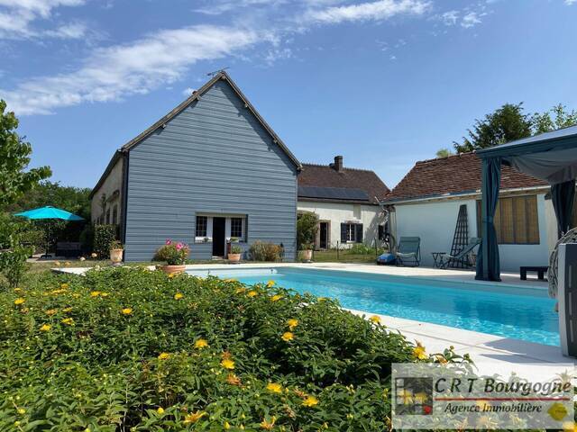 Vente Maison corps de ferme 7 pièces 223 m² Toucy 89130