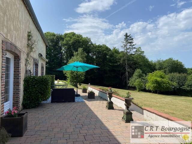 Vente Maison corps de ferme 7 pièces 223 m² Toucy 89130