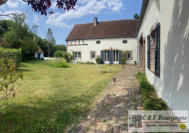 Vente Maison corps de ferme 7 pièces 223 m² Toucy 89130
