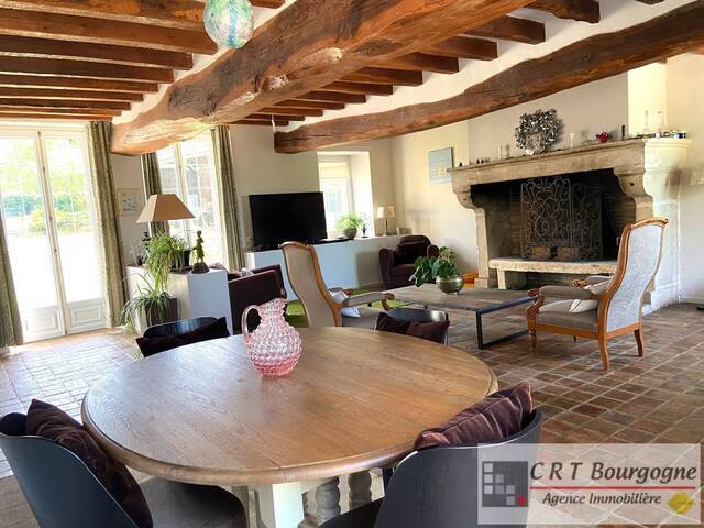 Vente Maison corps de ferme 7 pièces 223 m² Toucy 89130