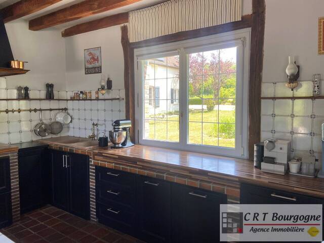 Vente Maison corps de ferme 7 pièces 223 m² Toucy 89130