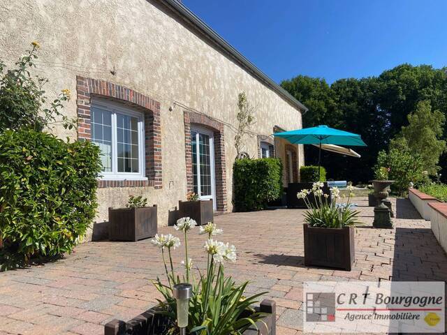 Vente Maison corps de ferme 7 pièces 223 m² Toucy 89130