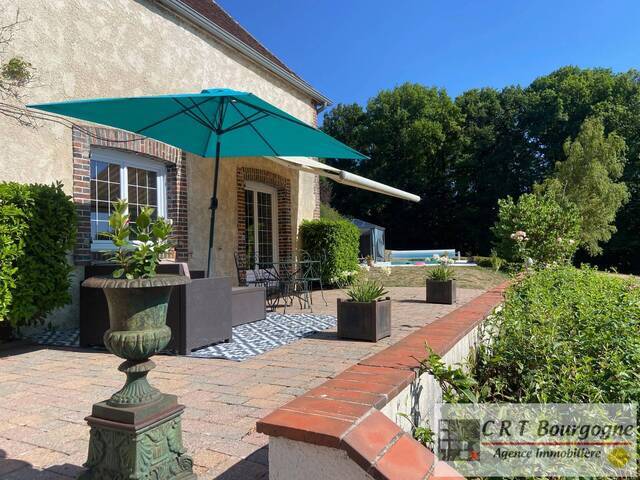 Vente Maison corps de ferme 7 pièces 223 m² Toucy 89130