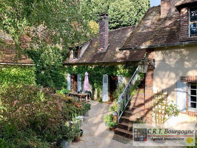 Vente Maison maison ancienne 7 pièces 164 m² Toucy 89130