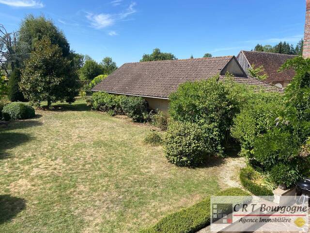 Vente Maison maison ancienne 9 pièces 247.5 m² Toucy 89130