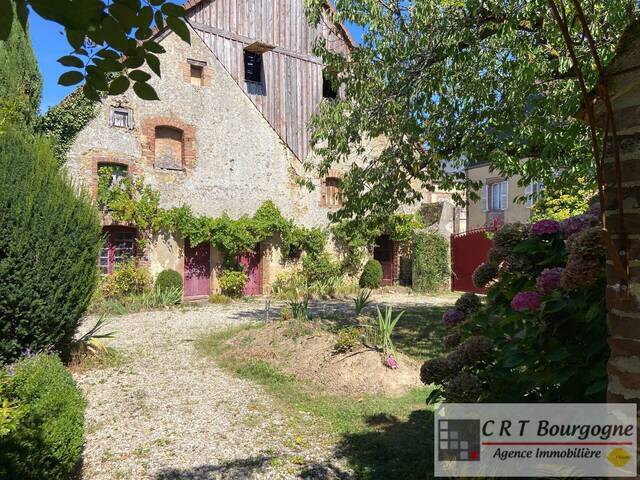 Vente Maison maison ancienne 9 pièces 247.5 m² Toucy 89130