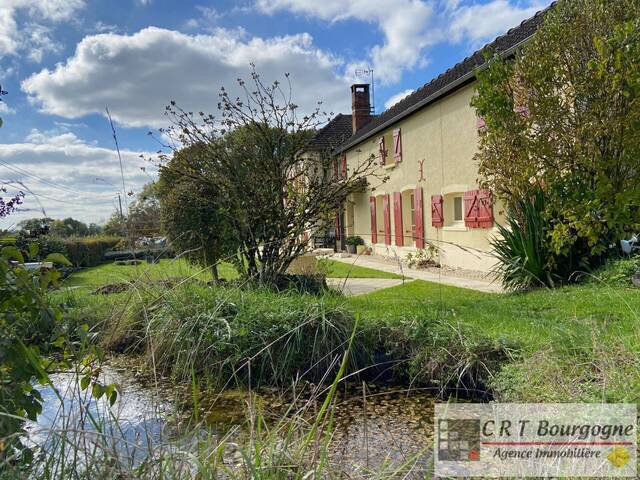 Vente Maison propriété 8 pièces 240 m² Toucy 89130