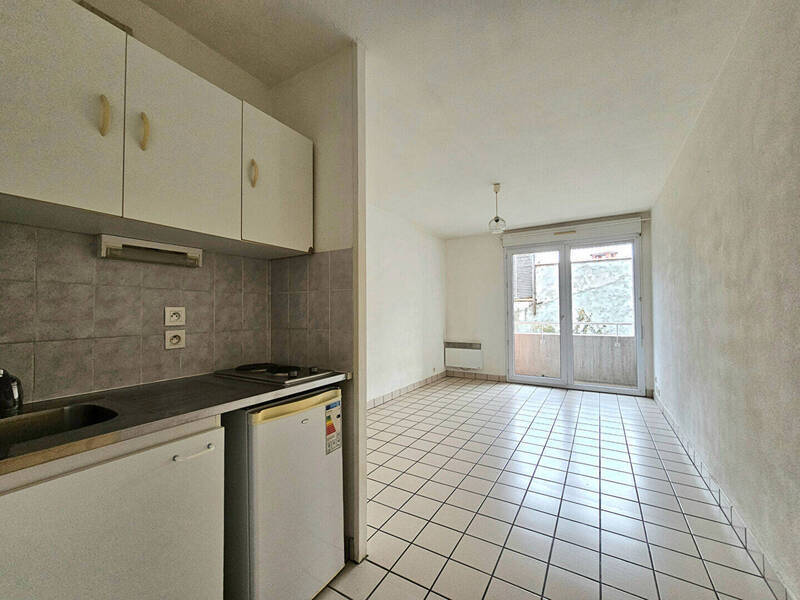 Rent apartment appartement 1 room 21 m² in Aubière 63170 - 395 €