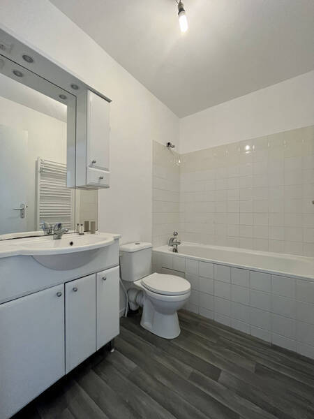 Rent apartment appartement 4 rooms 85 m² in Clermont-Ferrand 63000 - 900 €