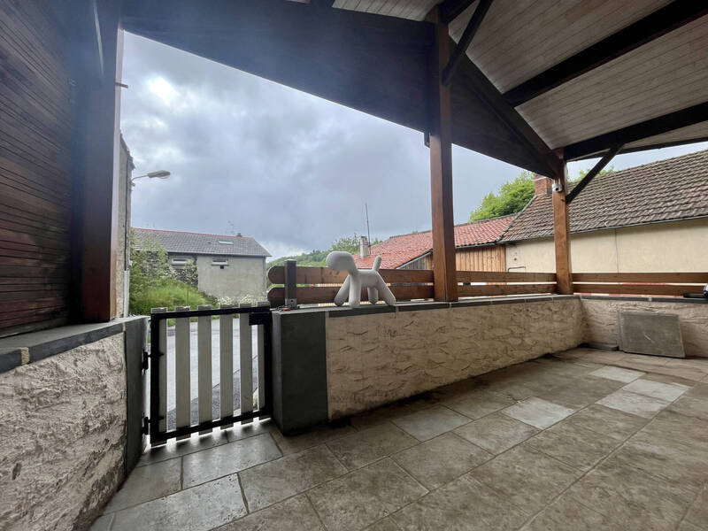 Location maison 4 pièces 120 m² à Saint-Genès-Champanelle 63122 - 1 300 €