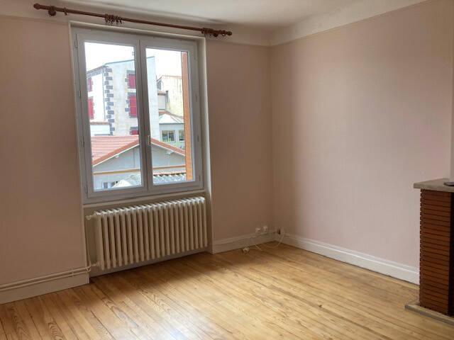 Rent apartment appartement 3 rooms 72 m² in Beaumont 63110 - 620 €