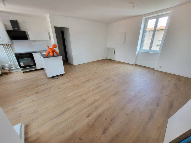 Rent apartment appartement 3 rooms 57 m² in Aubière 63170 - 765 €