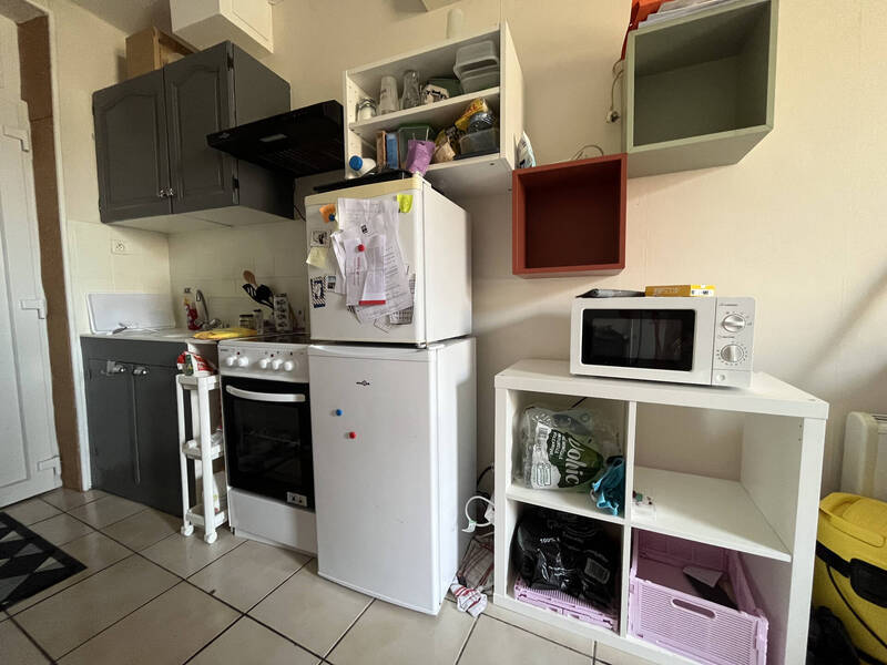 Rent apartment studio 1 room 18 m² in Beaumont 63110 - 405 €