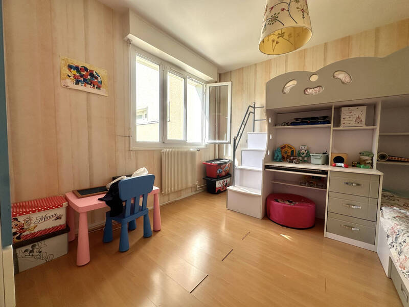 Rent apartment appartement 3 rooms 82 m² in Beaumont 63110 - 778 €