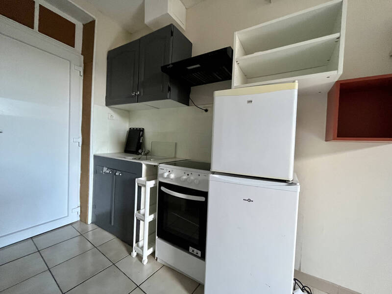 Location appartement studio 1 pièce 18 m² à Beaumont 63110 - 380 €