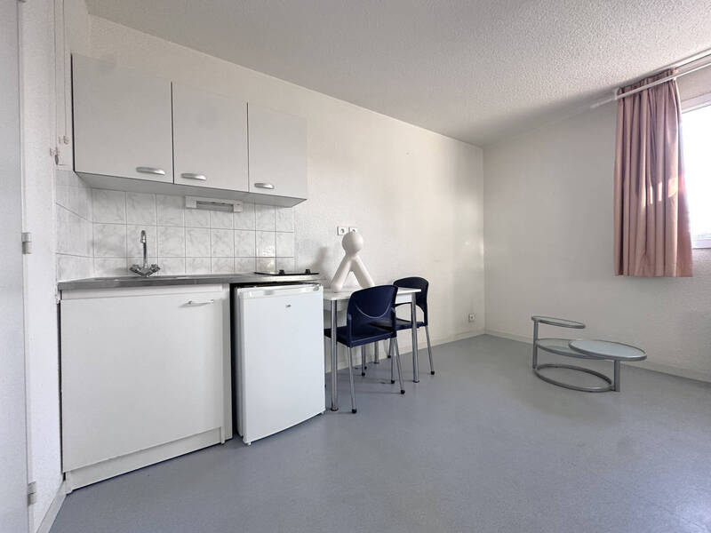 Rent apartment studio 1 room 23.77 m² in Aubière 63170 - 435 €