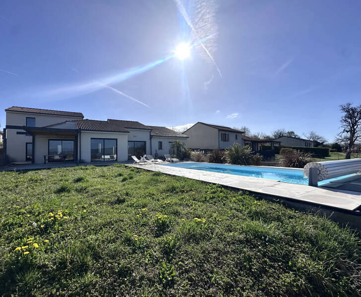 Location maison 5 pièces 163.65 m² à Moissat 63190 - 2 100 €