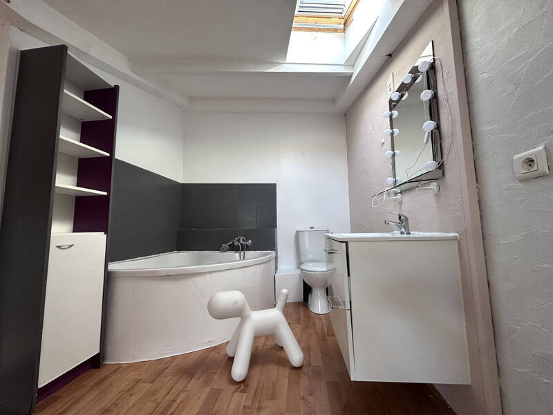 Rent house maison de village 4 rooms 105.4 m² in Chanonat 63450 - 900 €