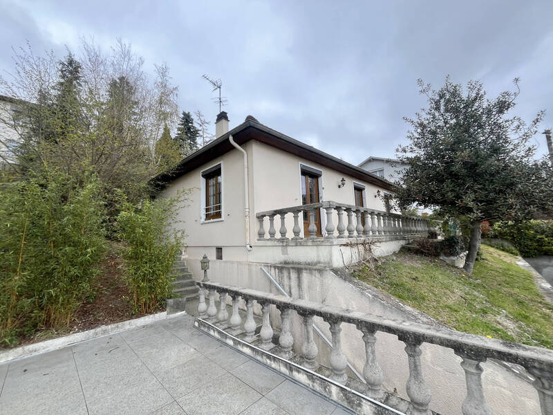 Rent house maison 4 rooms 80 m² in Pérignat-lès-Sarliève 63170 - 990 €