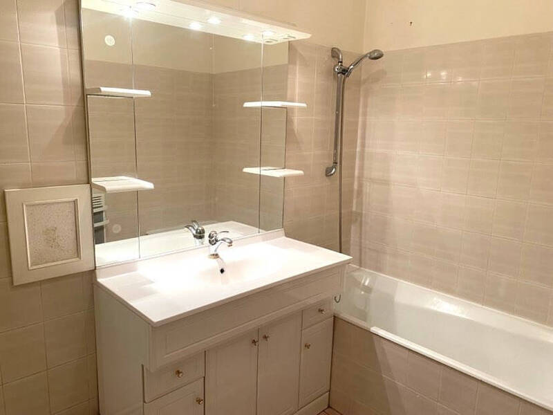 Location appartement 5 pièces 122 m² à Clermont-Ferrand 63000 - 1 065 €