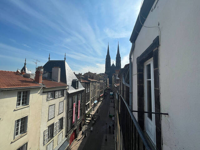 Sold Apartment appartement 2 rooms 46.98 m² Clermont-Ferrand 63000