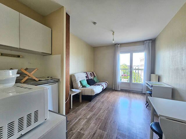 Rent Apartment appartement 1 room 18 m² Clermont-Ferrand 63000