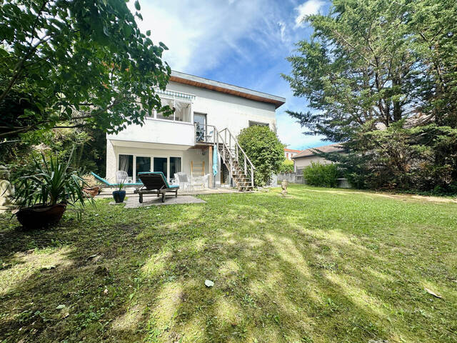 Buy House maison 7 rooms 177.35 m² Beaumont 63110