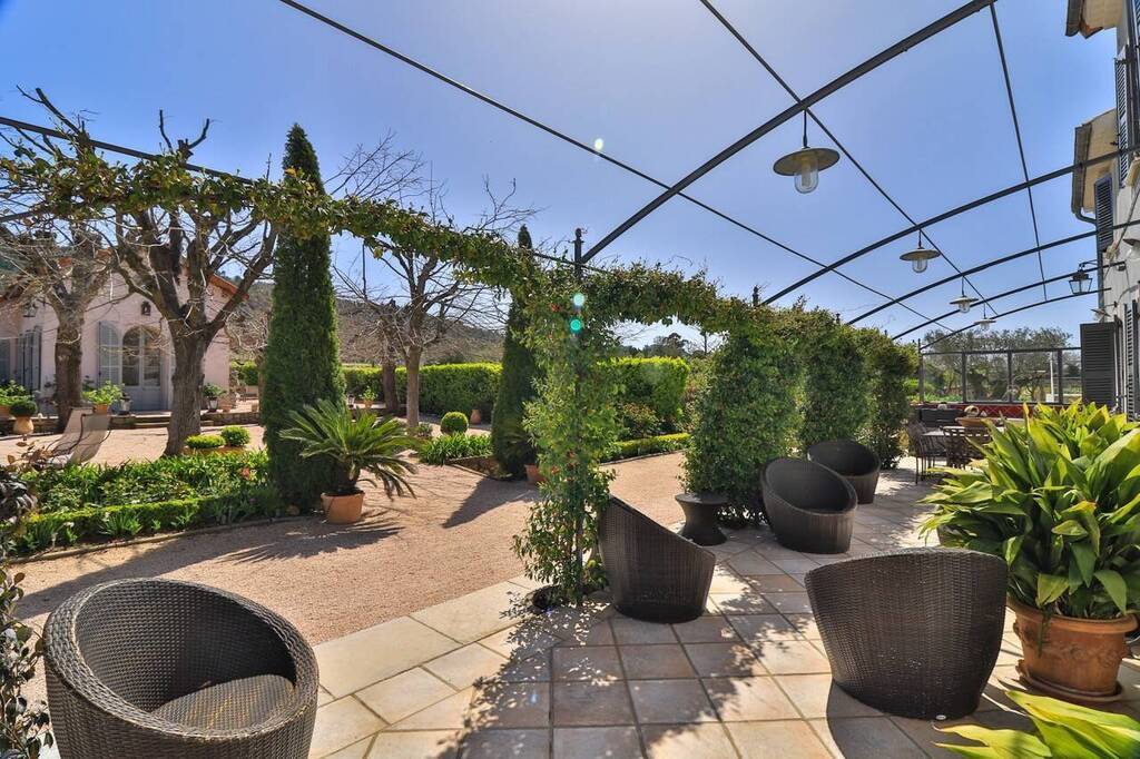 Vente Maison 11 pièces 281 m² Toulon 83000