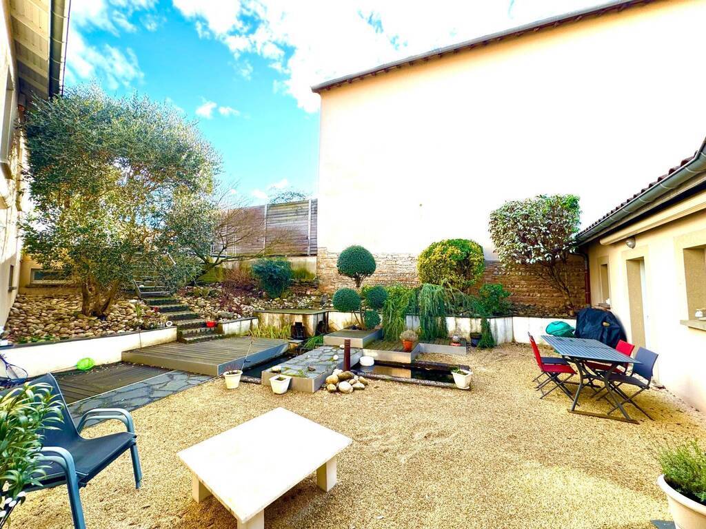 Vente Maison 6 pièces 210 m² Montanay 69250