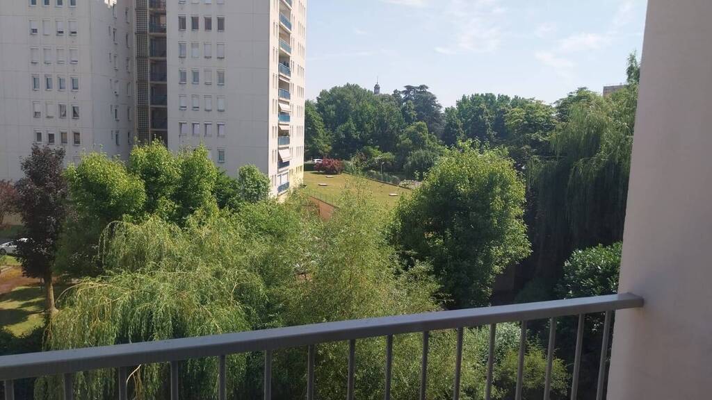 Vente Appartement 4 pièces Brou 01000