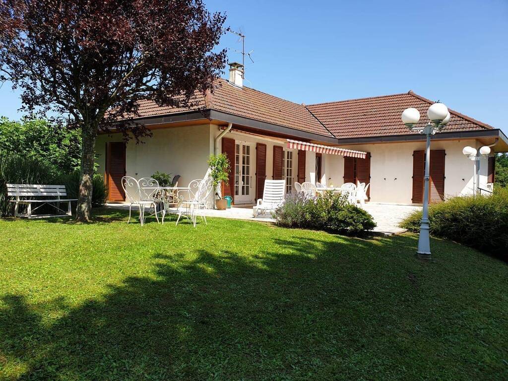 Buy House maison 6 rooms 112 m² Saint-Denis-lès-Bourg 01000