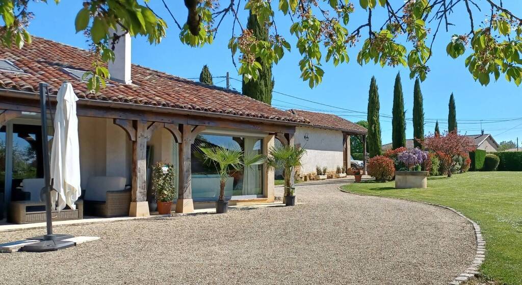 Vente Maison 8 pièces 180 m² Bourg-en-Bresse 01000