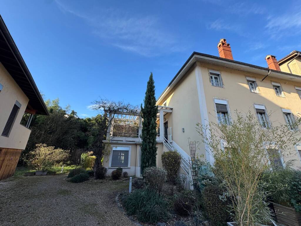 Vente Appartement 3 pièces 72 m² Bourg-en-Bresse 01000