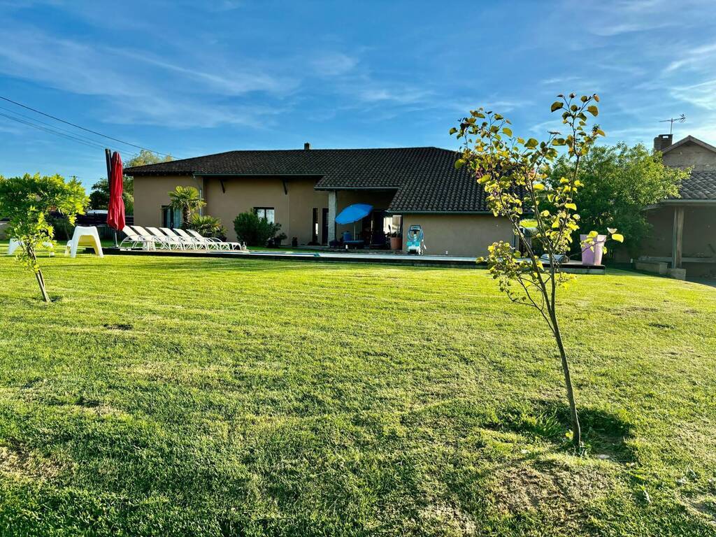 Vente Maison 10 pièces 280 m² Châtillon-sur-Chalaronne 01400